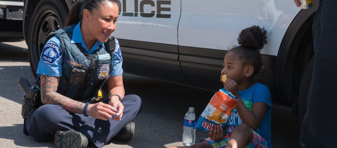 FEMALE OFFICER WITH CHILD SM