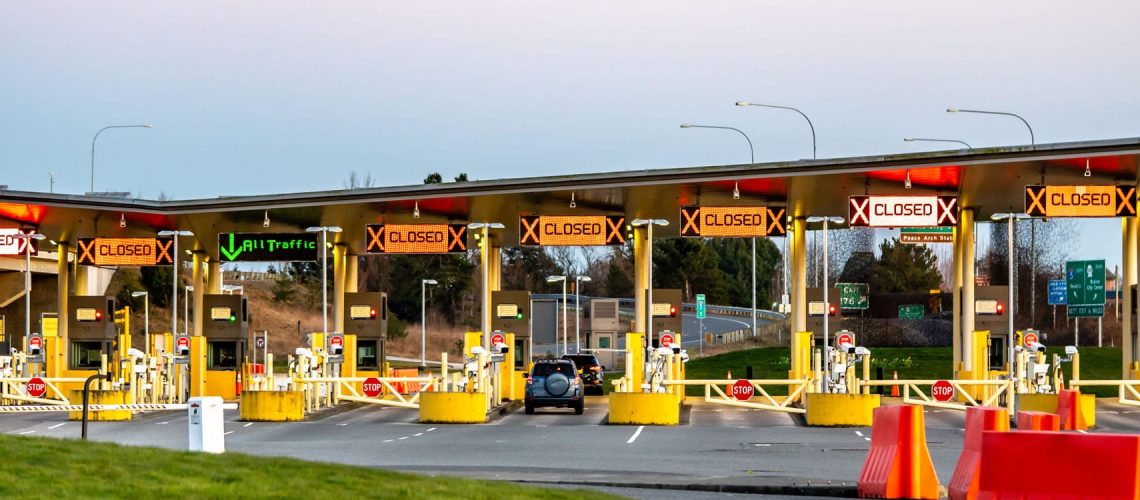 Us/canada,Border,,Peace,Arch,,Washington,State,,Usa.,Empty,Border,Lanes